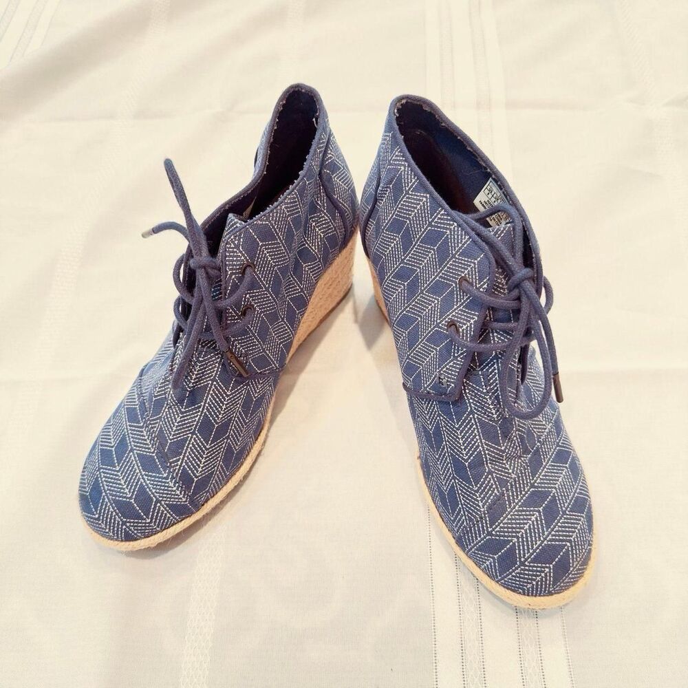 Toms Women's Blue and Navy Espadrilles